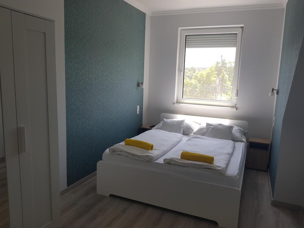 Zoli Apartmanok-Adri Koelcsey 32 Hajduszoboszlo Exterior foto