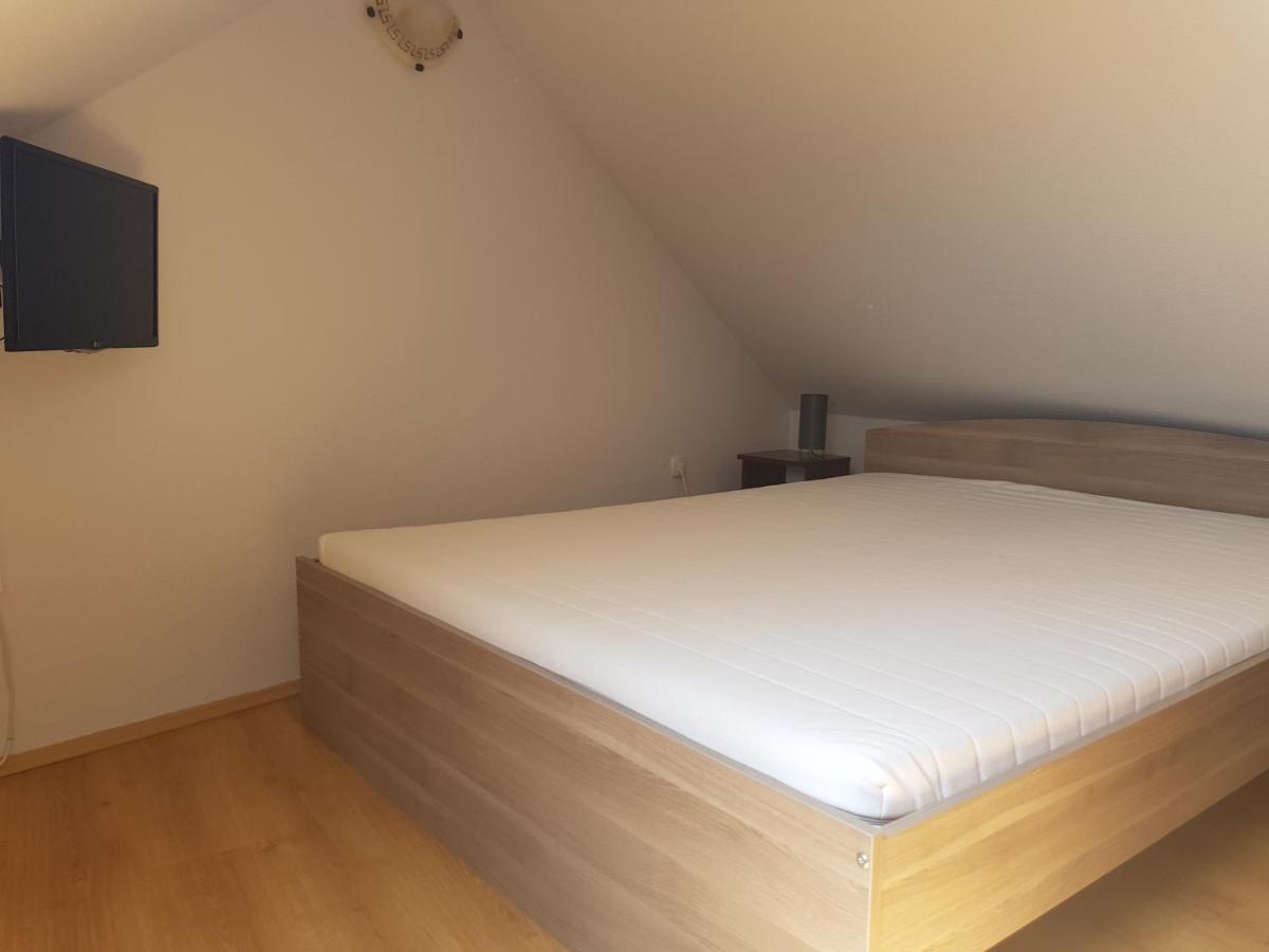 Zoli Apartmanok-Adri Koelcsey 32 Hajduszoboszlo Exterior foto